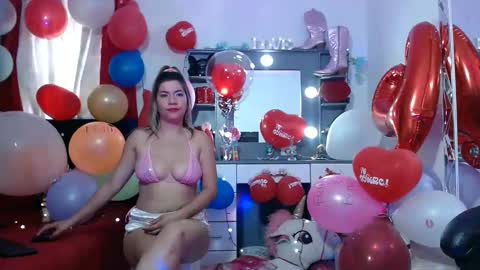 Snapshot of hot_sexy_bunny chatting on 02-18-25, 03:43 hot sexy bunny online show from 02-18-25, 03:43