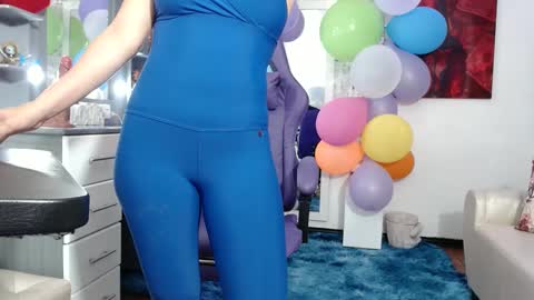 Snapshot of hot_sexy_bunny chatting on 09-15-25, 01:11 hot sexy bunny online show from 09-15-25, 01:11