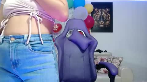 Snapshot of hot_sexy_bunny chatting on 10-20-25, 01:22 hot sexy bunny online show from 10-20-25, 01:22