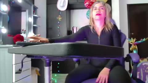 hot sexy bunny online show from 12-18-25, 02:12