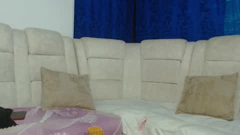 Hot Sharks   online show from 04-02-26, 07:06