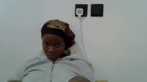 Snapshot of hot_shree chatting on 05-18-26, 07:03 bleiz online show from 05-18-26, 07:03