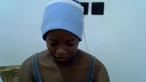 Snapshot of hot_shree chatting on 05-31-26, 12:01 bleiz online show from 05-31-26, 12:01