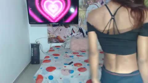 Snapshot of hot_skiiny chatting on 10-19-25, 04:46 hot_skiiny online show from 10-19-25, 04:46