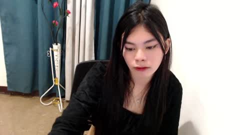 Snapshot of hot_yanna143 chatting on 06-21-26, 12:52 Yanna online show from 06-21-26, 12:52