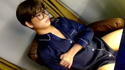 hotasian_ online show from 04-19-26, 02:49