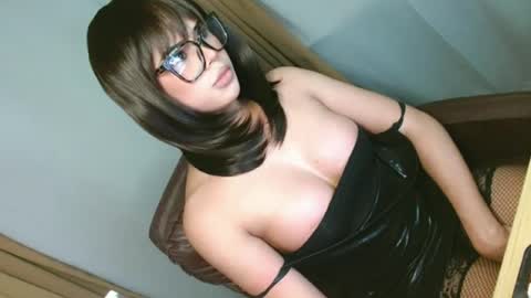 hotasian_ online show from 06-12-26, 05:01