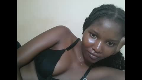 Snapshot of hotbabbee chatting on 04-22-26, 06:31 love online show from 04-22-26, 06:31