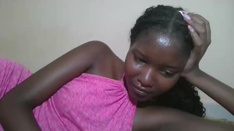 Snapshot of hotbabbee chatting on 05-18-26, 04:24 love online show from 05-18-26, 04:24