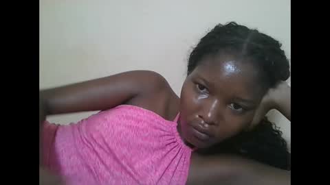 Snapshot of hotbabbee chatting on 05-19-26, 05:14 love online show from 05-19-26, 05:14