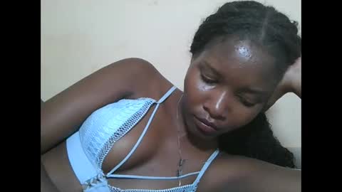 Snapshot of hotbabbee chatting on 05-23-26, 06:01 love online show from 05-23-26, 06:01