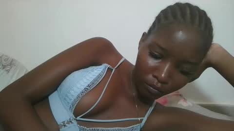 Snapshot of hotbabbee chatting on 06-08-26, 05:35 love online show from 06-08-26, 05:35