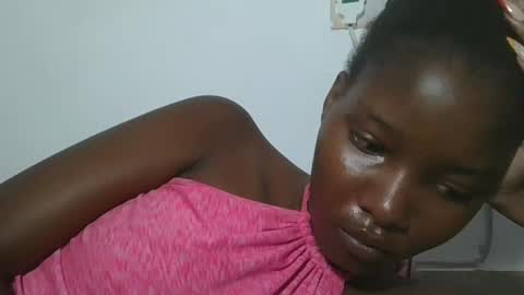 Snapshot of hotbabbee chatting on 06-16-26, 05:32 love online show from 06-16-26, 05:32