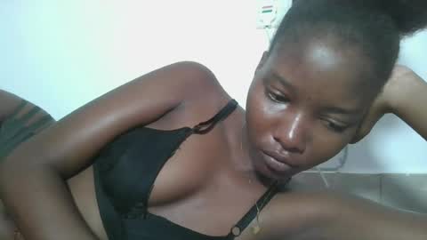 Snapshot of hotbabbee chatting on 06-18-26, 04:57 love online show from 06-18-26, 04:57