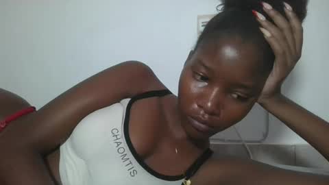 Snapshot of hotbabbee chatting on 06-19-26, 03:44 love online show from 06-19-26, 03:44