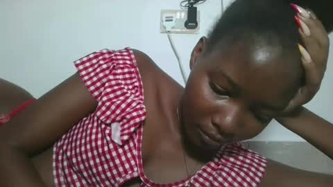 Snapshot of hotbabbee chatting on 06-21-26, 05:54 love online show from 06-21-26, 05:54