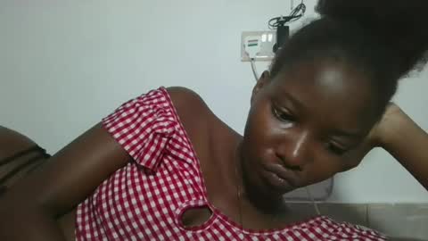 Snapshot of hotbabbee chatting on 06-28-26, 08:31 love online show from 06-28-26, 08:31