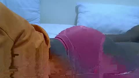 hotberry_7 online show from 04-15-26, 09:04