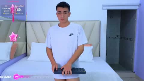 hotboy21_ online show from 09-28-25, 03:34