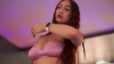 Snapshot of hotbustybabex chatting on 10-13-25, 09:20 Anais online show from 10-13-25, 09:20