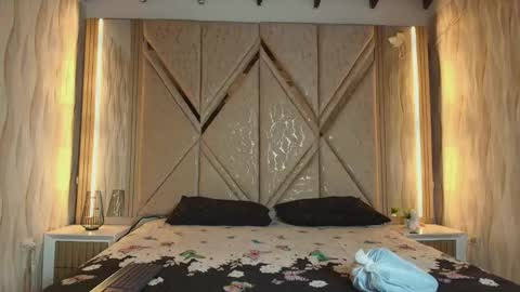 hotcouple_222 online show from 01-12-26, 07:24