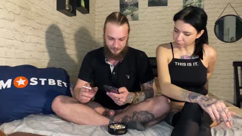 Snapshot of hotcoupleee2020 chatting on 12-30-24, 01:03 YounHotCouple online show from 12-30-24, 01:03