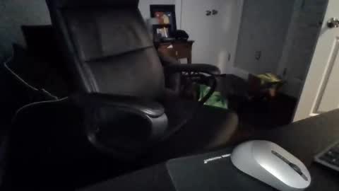 hotdog1124 online show from 12-17-25, 12:00