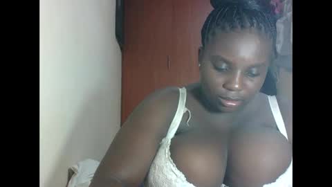 Snapshot of hotebbbyy chatting on 05-10-26, 07:30 EBBY online show from 05-10-26, 07:30