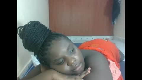 Snapshot of hotebbbyy chatting on 05-16-26, 02:27 EBBY online show from 05-16-26, 02:27