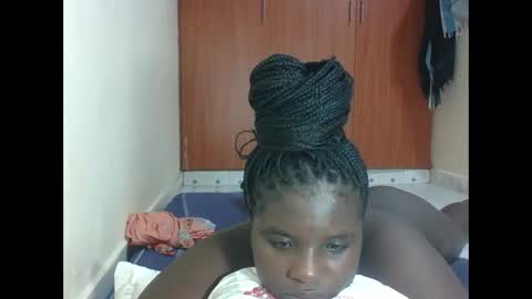 Snapshot of hotebbbyy chatting on 05-17-26, 02:31 EBBY online show from 05-17-26, 02:31