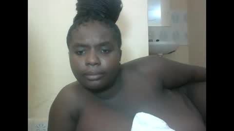 Snapshot of hotebbbyy chatting on 05-28-26, 05:38 EBBY online show from 05-28-26, 05:38