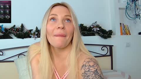 Snapshot of hotel_california_ chatting on 01-23-25, 08:36 Anna 23 Archie 25 online show from 01-23-25, 08:36