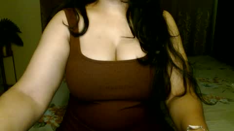 Snapshot of hoteliza6 chatting on 06-14-26, 03:47 Eliza i dont show face in any show online show from 06-14-26, 03:47