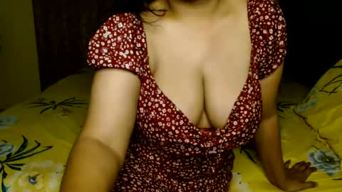 Snapshot of hoteliza6 chatting on 07-27-26, 05:42 Eliza i dont show face in any show online show from 07-27-26, 05:42