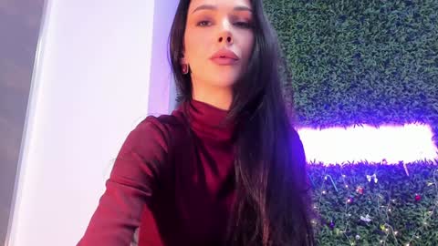 hotfallingdevil online show from 12-19-25, 05:47
