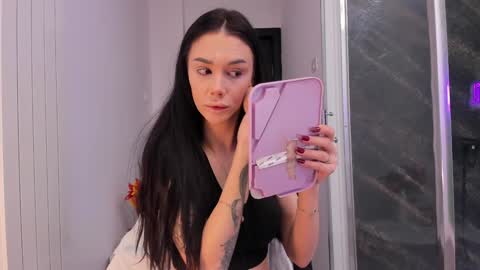 hotfallingdevil online show from 02-12-26, 05:24