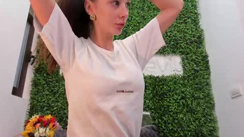 hotfallingdevil online show from 04-20-26, 04:04