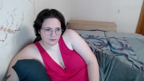 Snapshot of hotfiremommy chatting on 02-03-25, 10:00 LimonkaFire online show from 02-03-25, 10:00