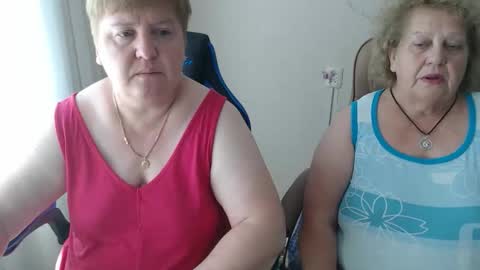 Snapshot of hotfiremommy chatting on 09-22-25, 11:12 LimonkaFire online show from 09-22-25, 11:12