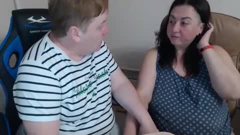 Snapshot of hotfiremommy chatting on 11-23-25, 09:25 LimonkaFire online show from 11-23-25, 09:25