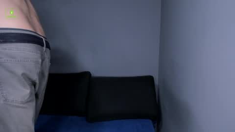 Snapshot of hotflirtyfella chatting on 04-24-26, 05:32 QUENTIN online show from 04-24-26, 05:32
