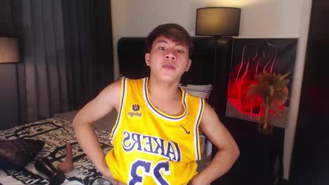 Snapshot of hotfucker_drei chatting on 10-03-25, 08:00 hotfucker_drei online show from 10-03-25, 08:00