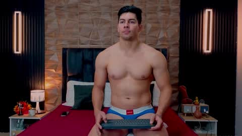 Snapshot of hotfuckers4uu chatting on 09-25-25, 02:32 felipe marcello online show from 09-25-25, 02:32