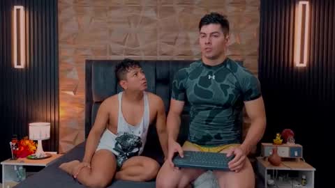 Snapshot of hotfuckers4uu chatting on 10-14-25, 02:40 felipe marcello online show from 10-14-25, 02:40