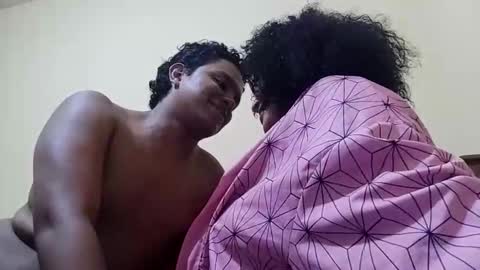 Lulu And Xandro online show from 04-18-26, 07:56