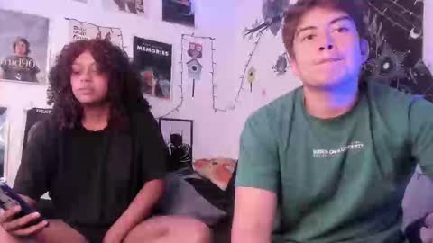 Snapshot of hothoneychile chatting on 10-27-25, 12:26 Sam and Nico online show from 10-27-25, 12:26