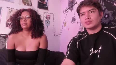 Snapshot of hothoneychile chatting on 11-06-25, 04:30 Sam and Nico online show from 11-06-25, 04:30