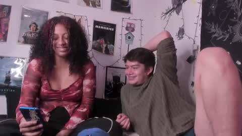 Snapshot of hothoneychile chatting on 11-14-25, 03:11 Sam and Nico online show from 11-14-25, 03:11