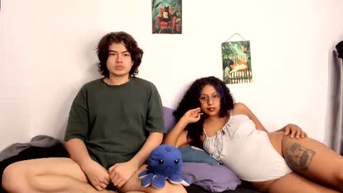 Snapshot of hothoneychile chatting on 06-25-26, 06:07 Sam and Nico online show from 06-25-26, 06:07