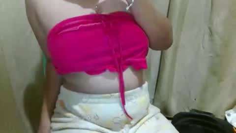 hotiemorenagurl18 online show from 09-09-25, 12:37